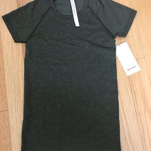 Lululemon swiftly tech short sleeve